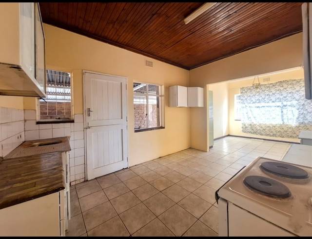 3 BEDROOM HOUSE FOR SALE IN RENSBURG